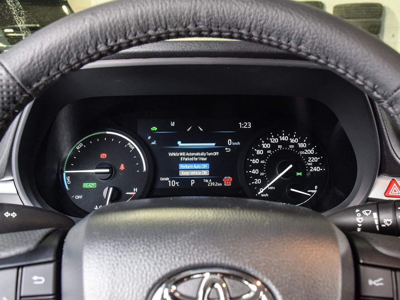 2025 Toyota Sienna LE Photo