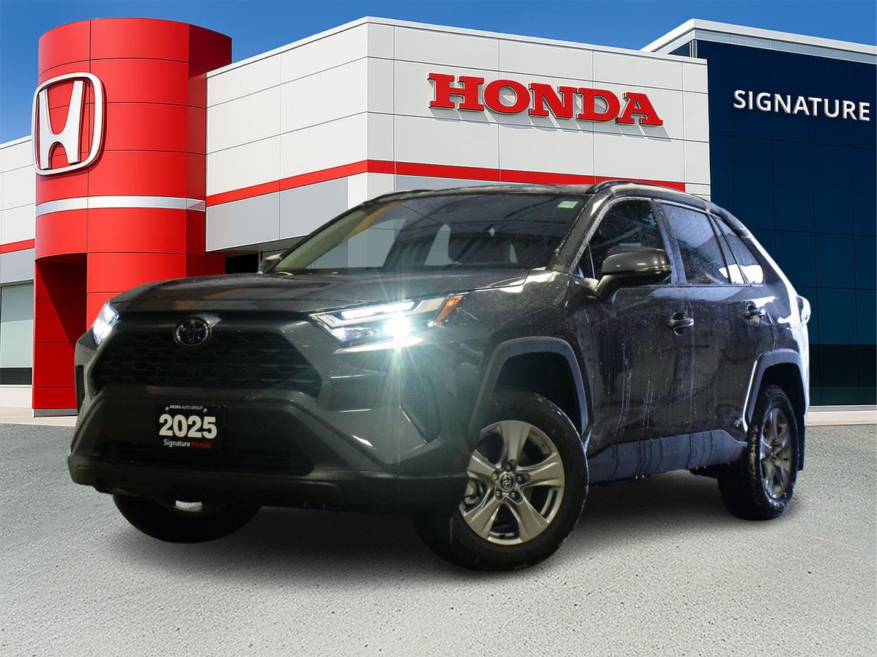 2025 Toyota RAV4 Hybrid XLE Photo