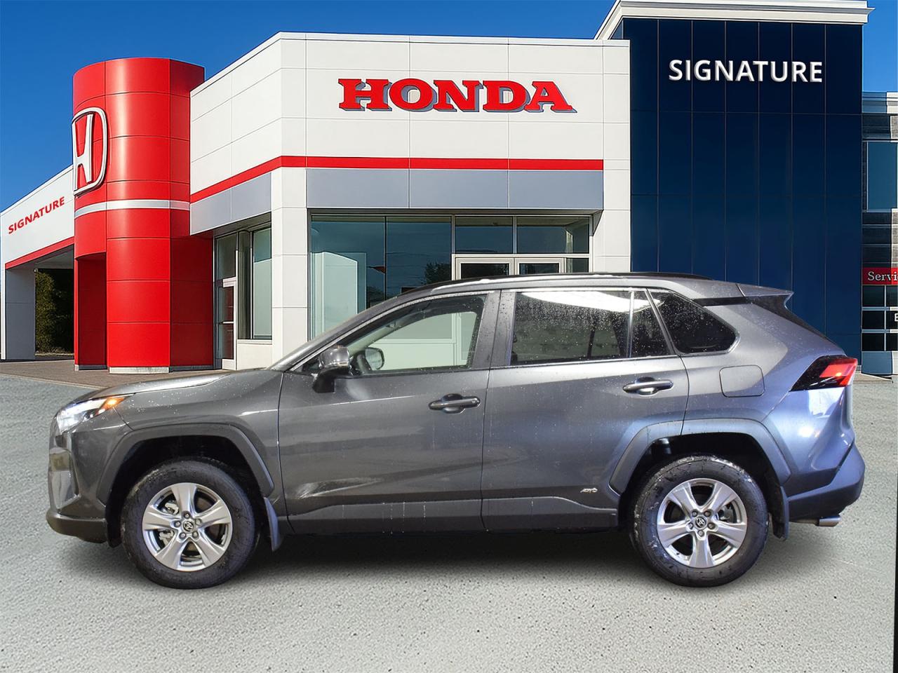 2025 Toyota RAV4 Hybrid XLE Photo