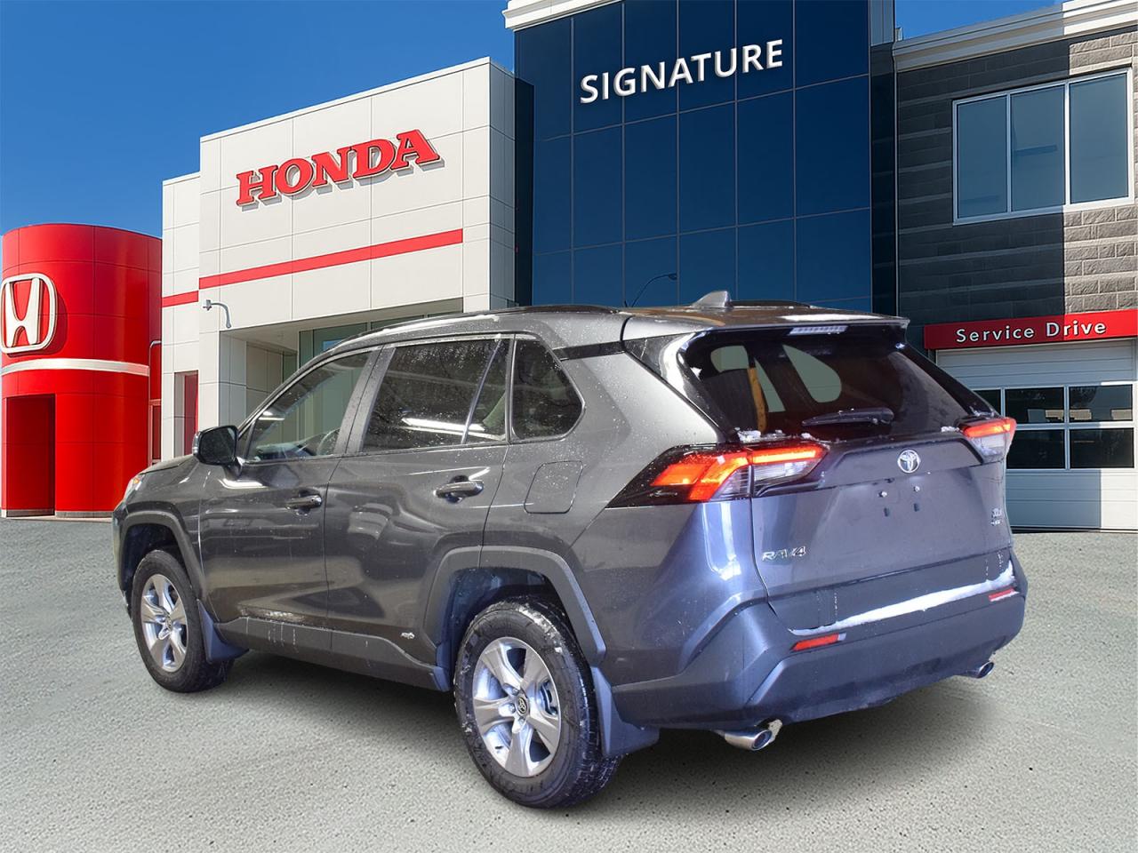 2025 Toyota RAV4 Hybrid XLE Photo