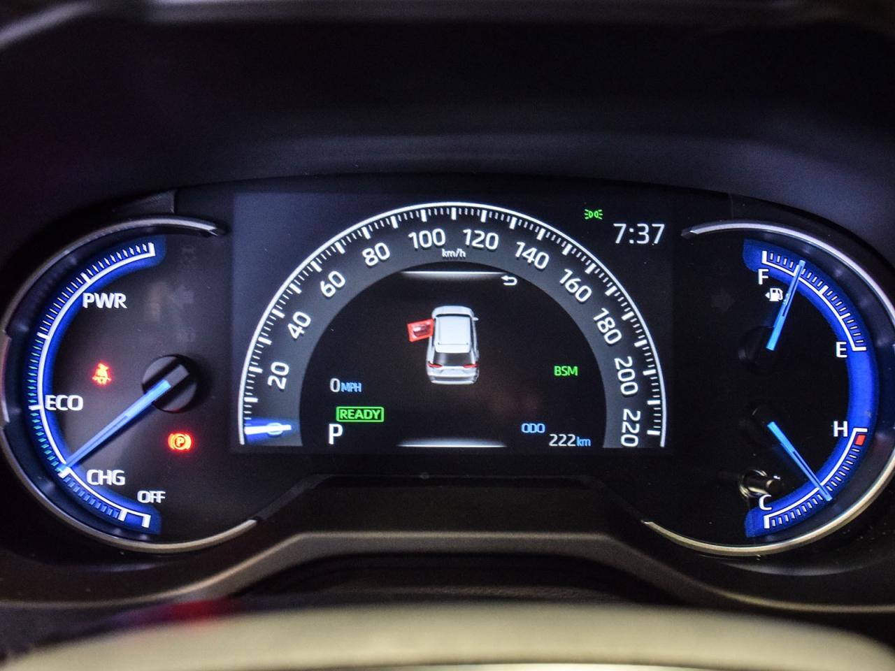 2025 Toyota RAV4 Hybrid XLE Photo