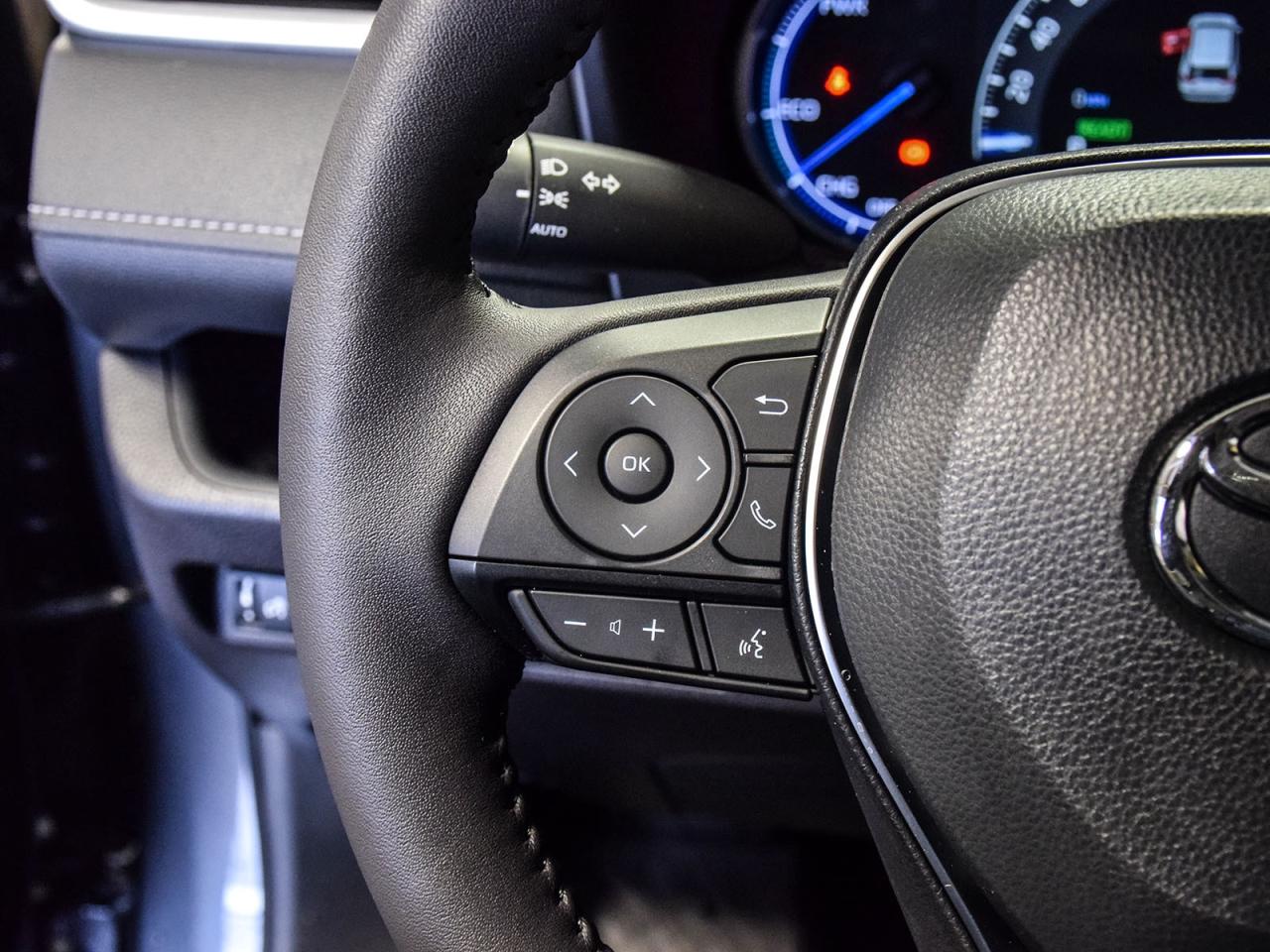 2025 Toyota RAV4 Hybrid XLE Photo