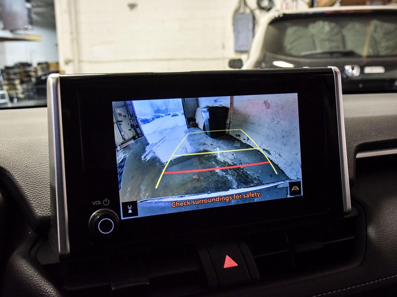 2025 Toyota RAV4 Hybrid XLE Photo