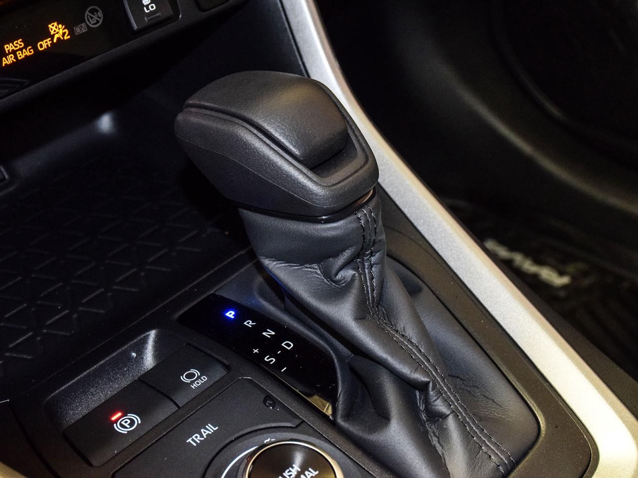 2025 Toyota RAV4 Hybrid XLE Photo