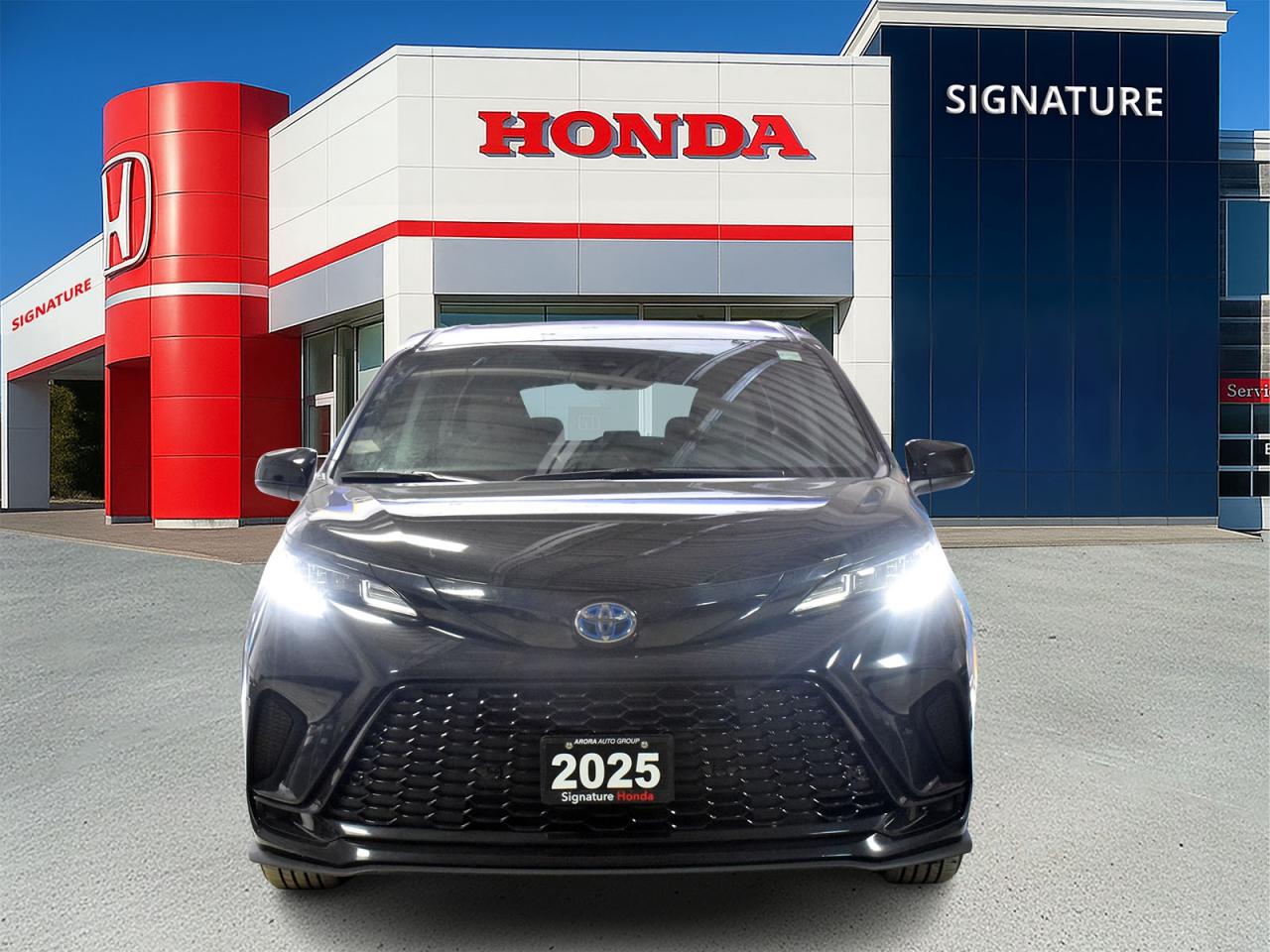 2025 Toyota Sienna XSE Photo