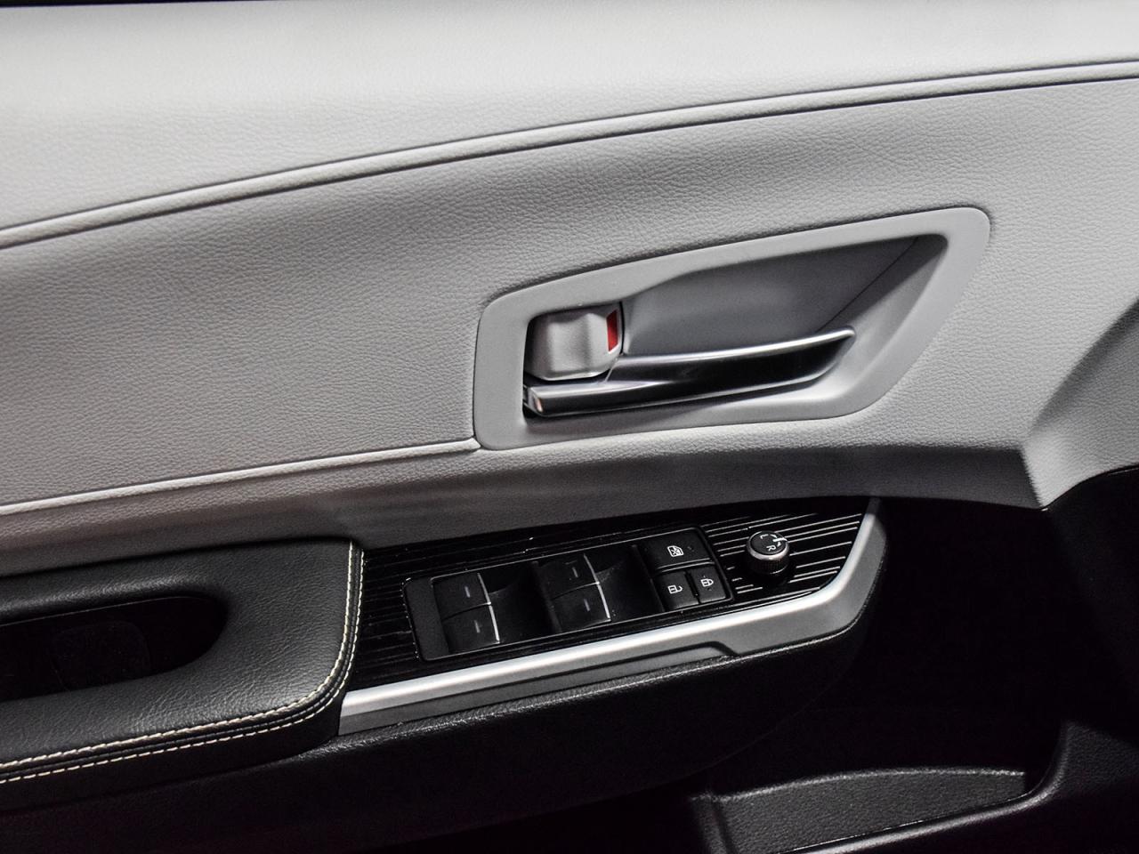 2025 Toyota Sienna XSE Photo