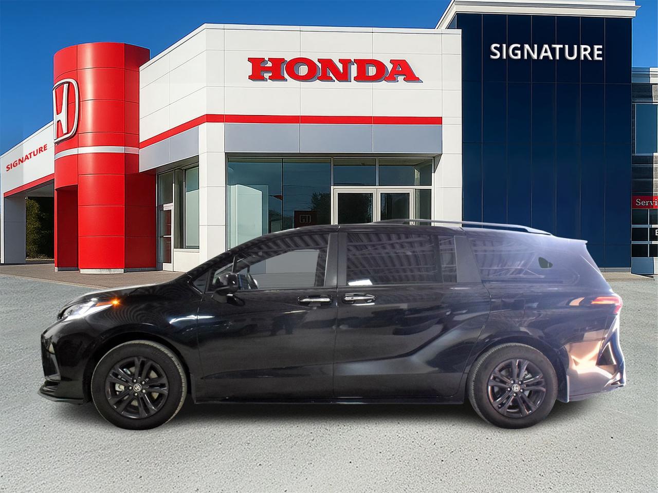 2025 Toyota Sienna XSE Photo