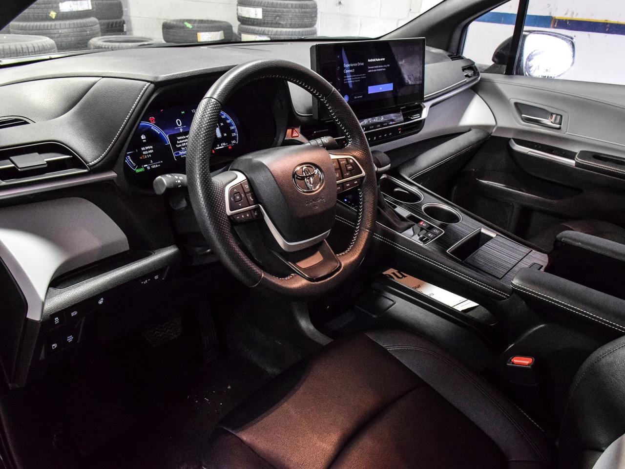 2025 Toyota Sienna XSE Photo