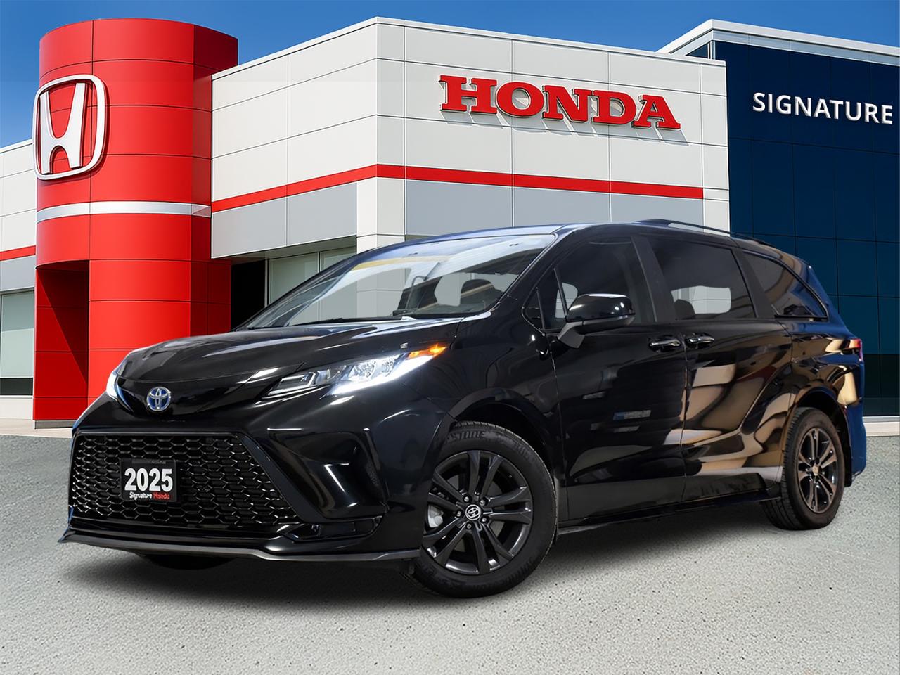 2025 Toyota Sienna XSE Photo