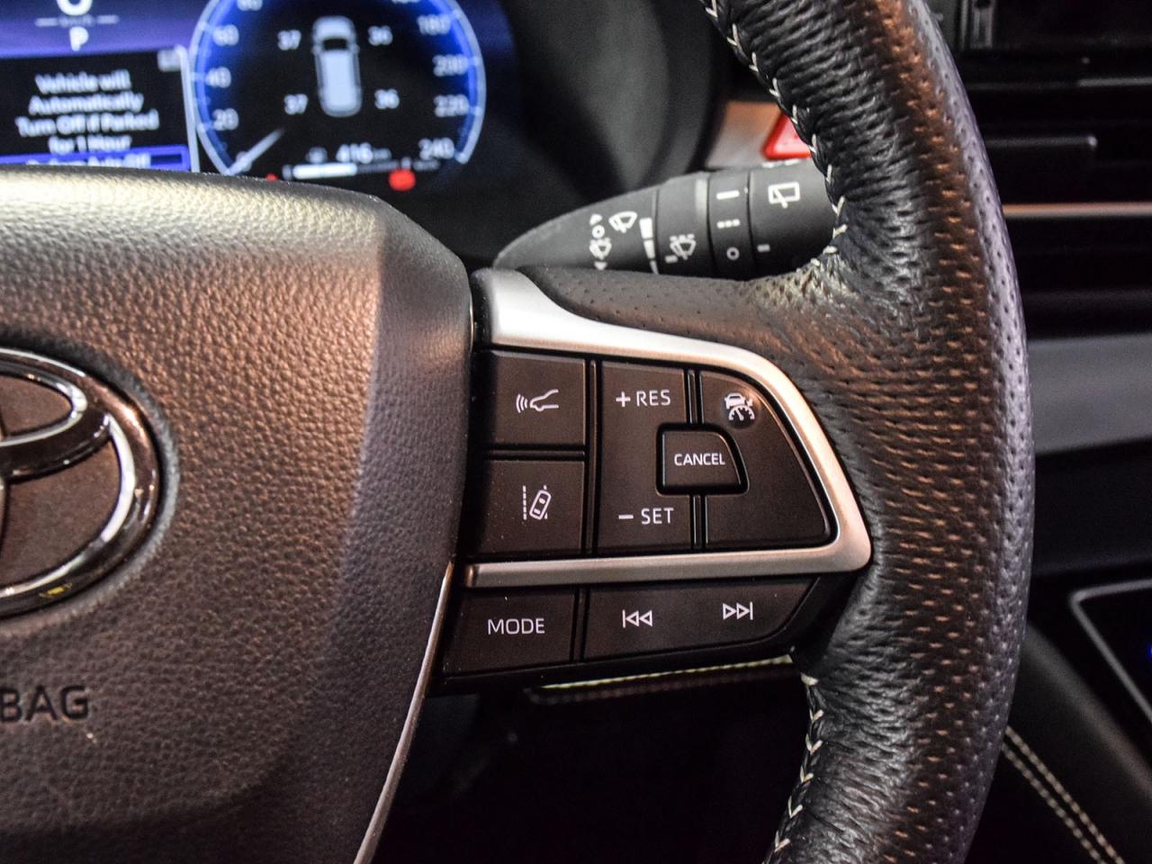 2025 Toyota Sienna XSE Photo