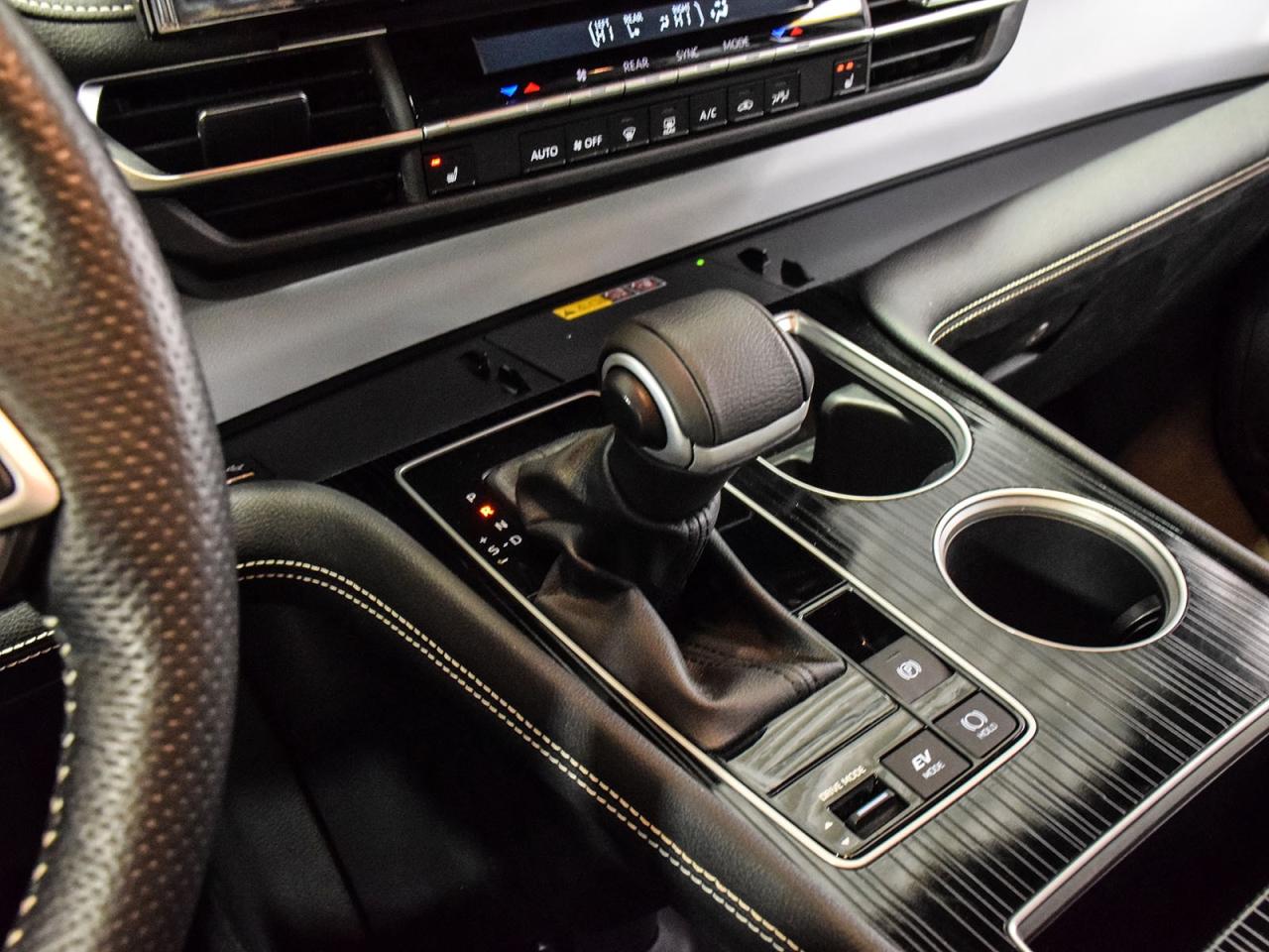 2025 Toyota Sienna XSE Photo