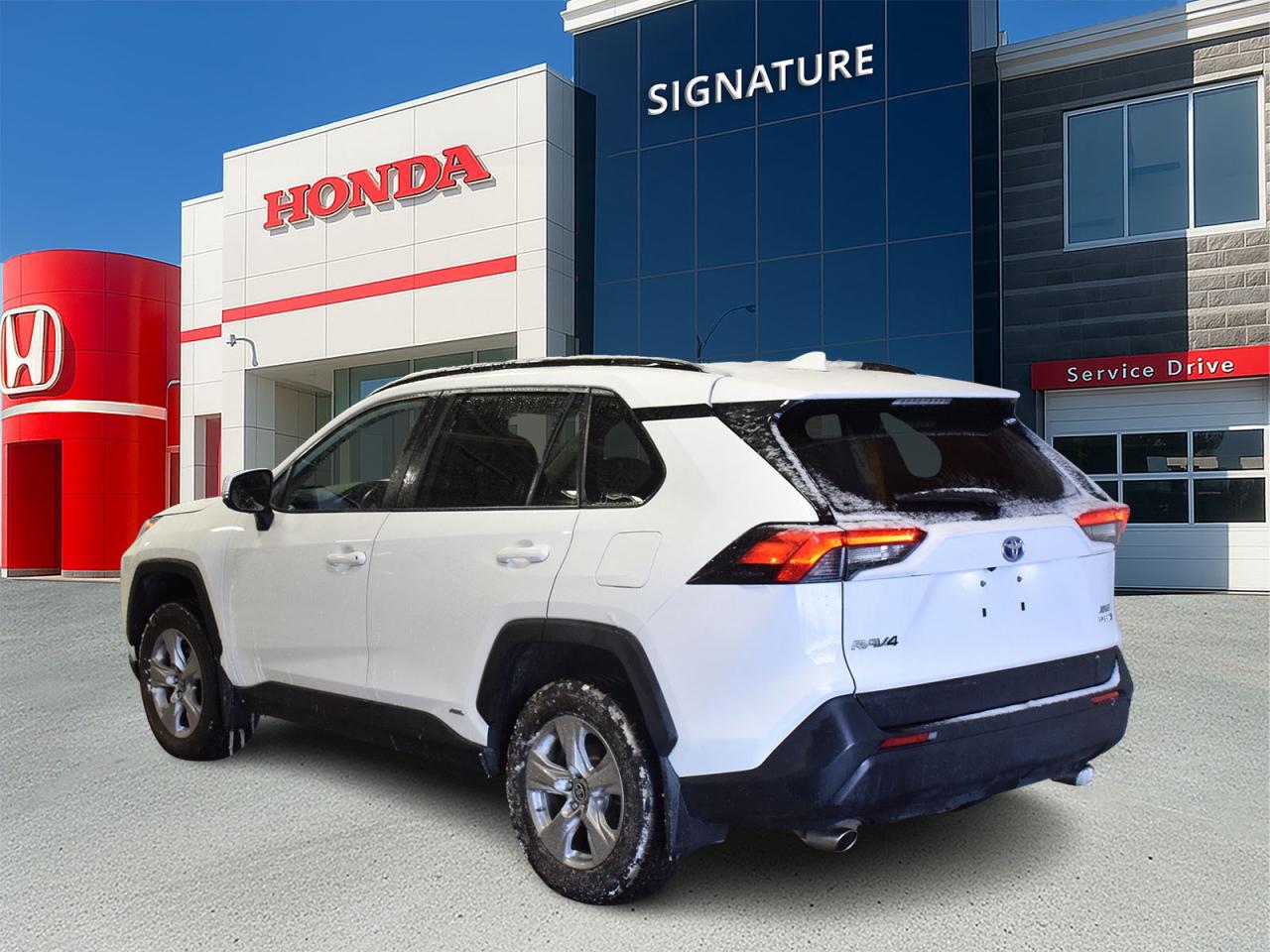 2022 Toyota RAV4 Hybrid XLE Photo