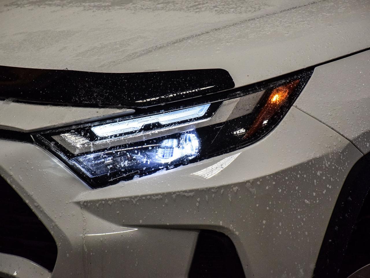 2022 Toyota RAV4 Hybrid XLE Photo