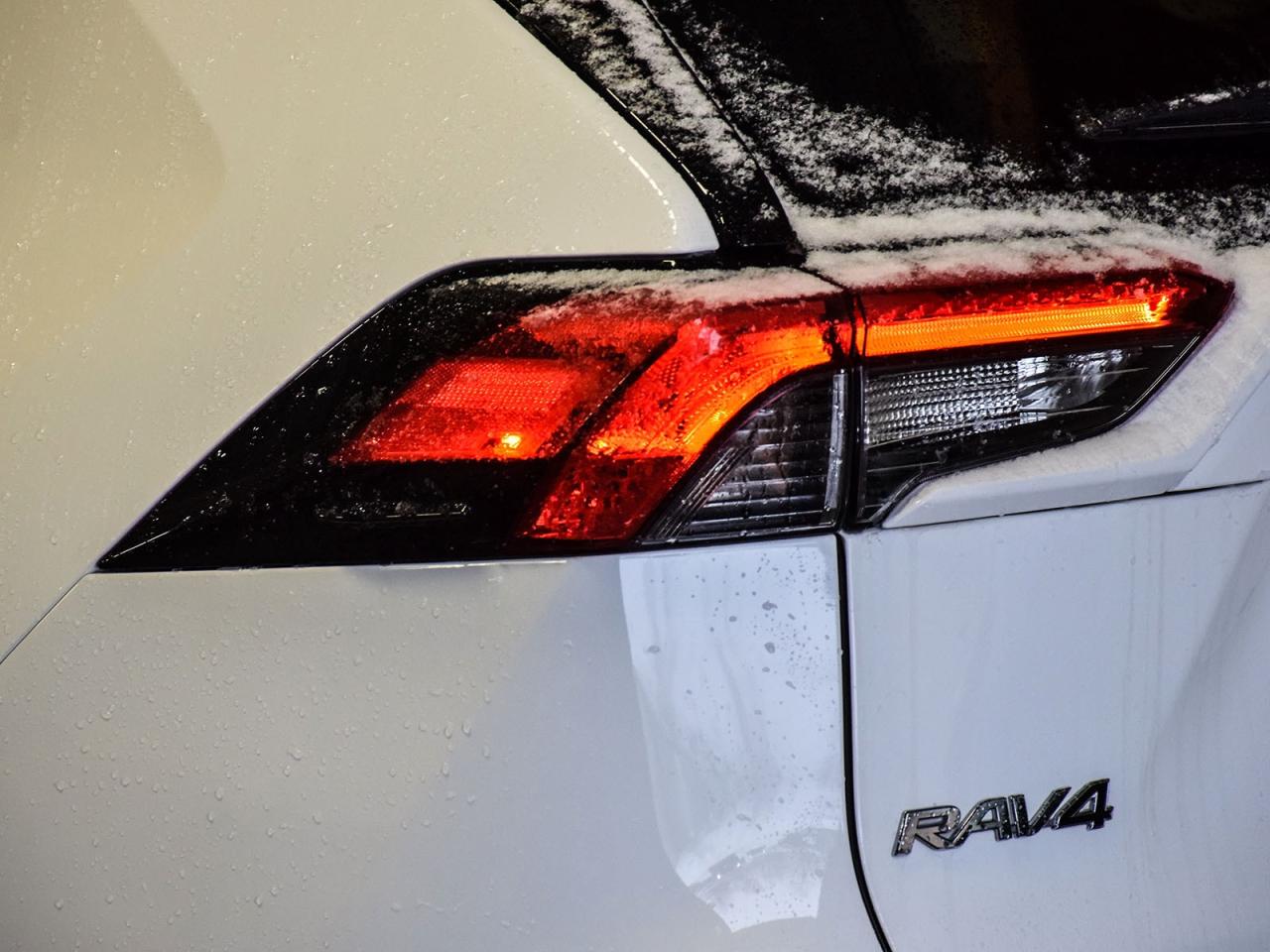 2022 Toyota RAV4 Hybrid XLE Photo