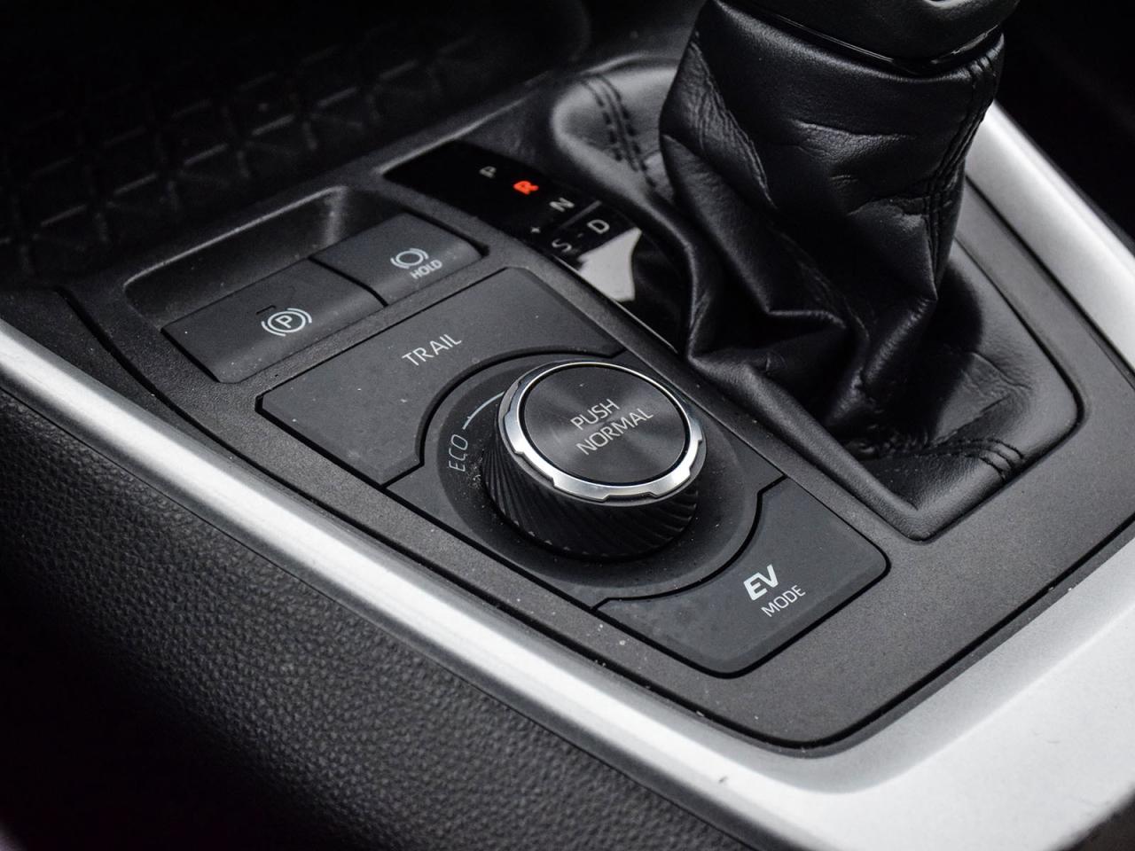 2022 Toyota RAV4 Hybrid XLE Photo