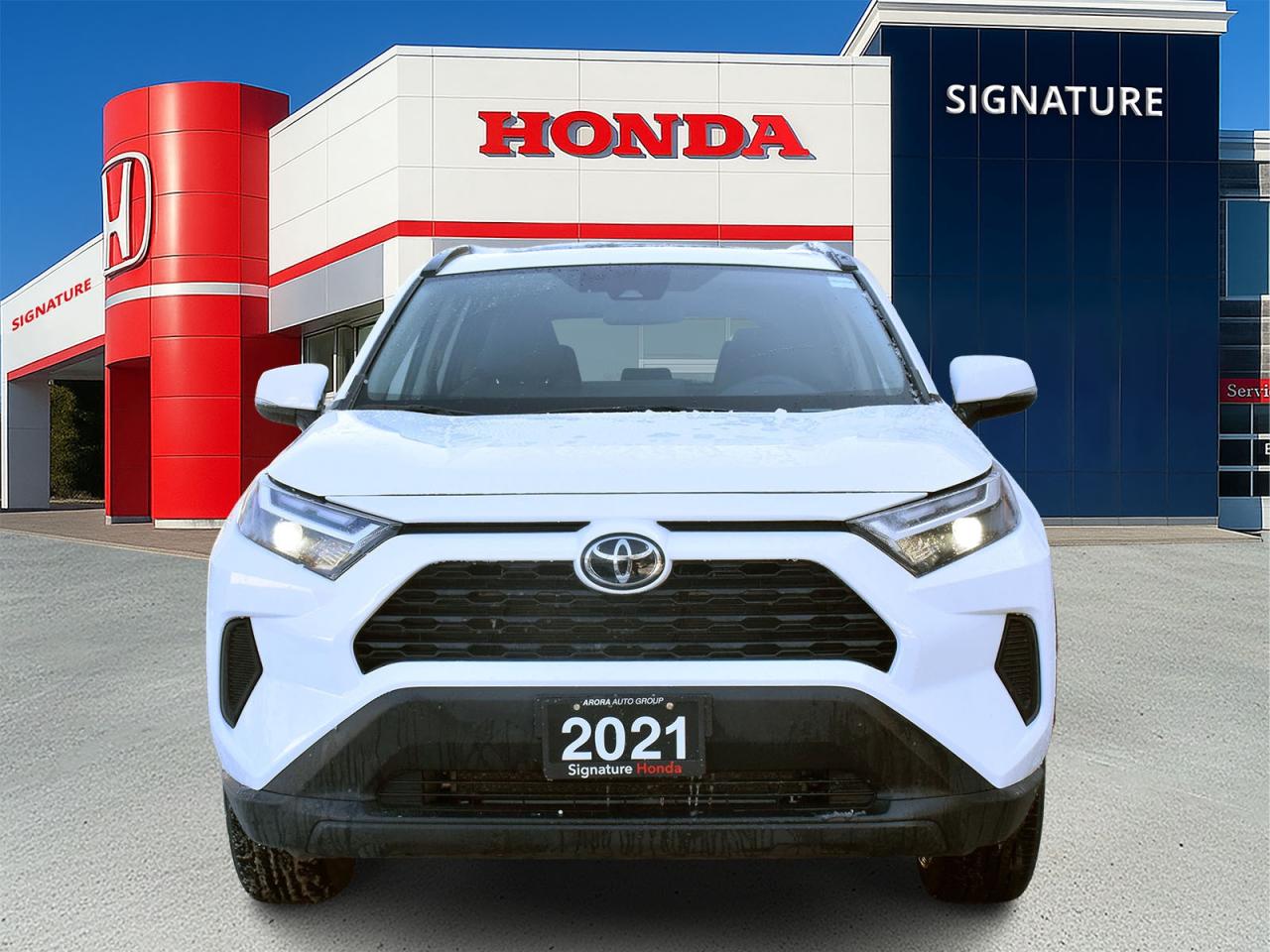 2022 Toyota RAV4 XLE Photo2