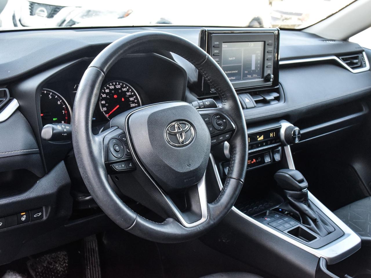 2022 Toyota RAV4 XLE Photo