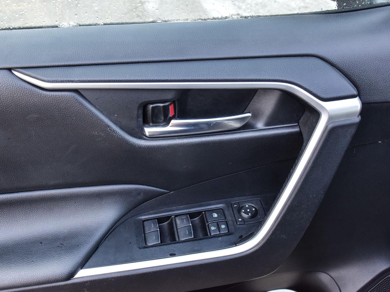 2022 Toyota RAV4 XLE Photo