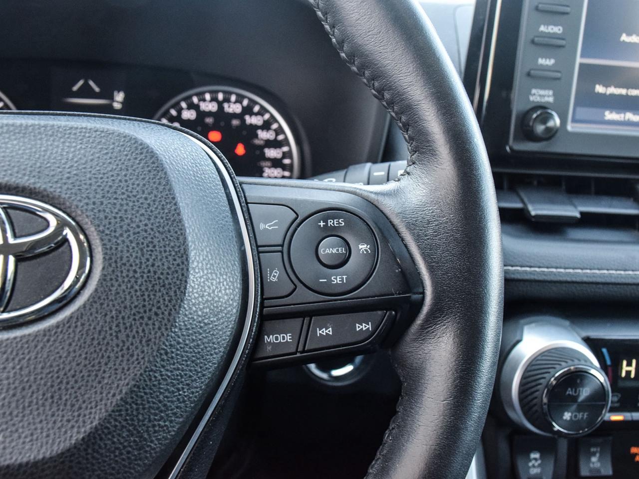 2022 Toyota RAV4 XLE Photo