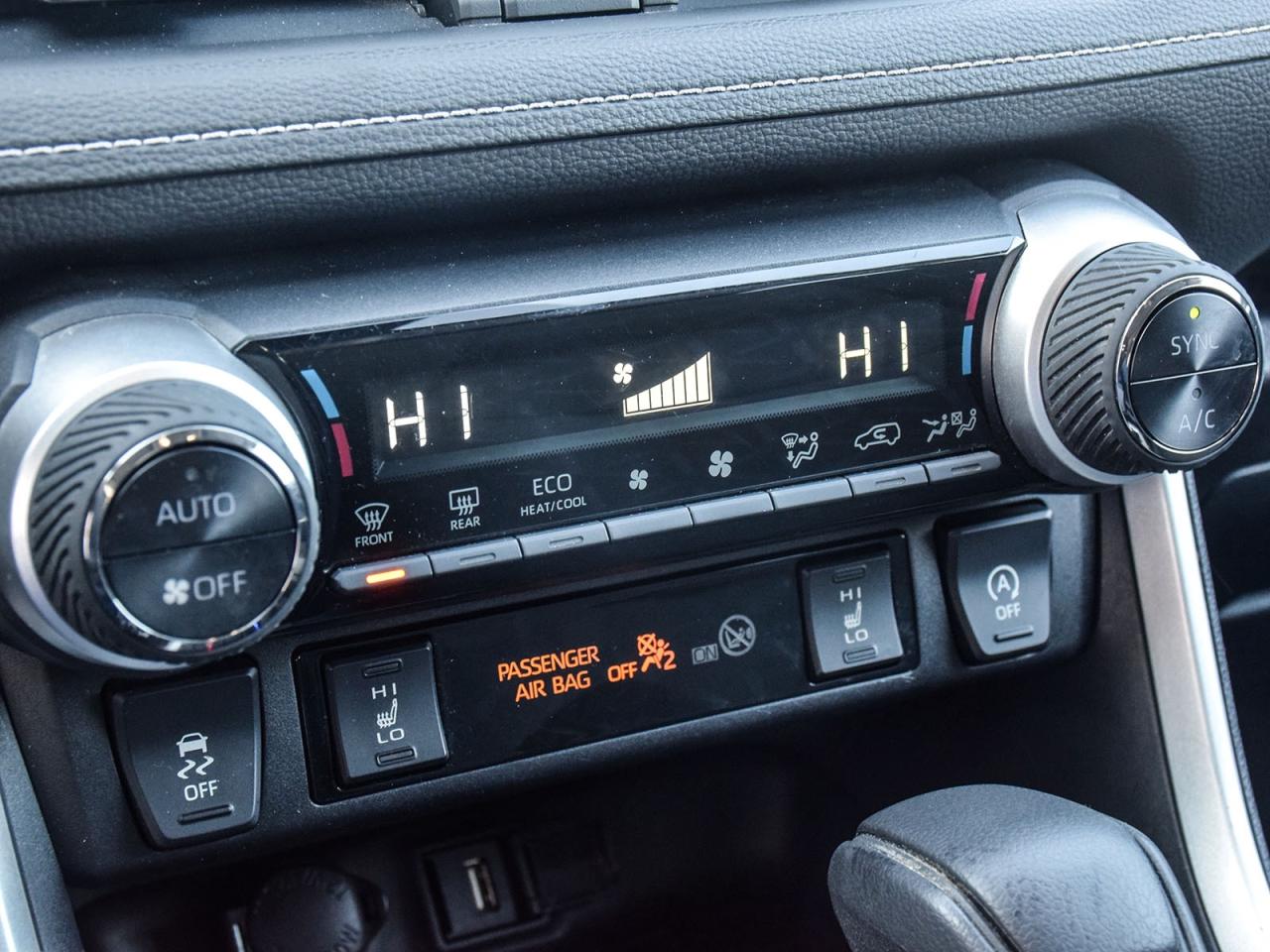 2022 Toyota RAV4 XLE Photo