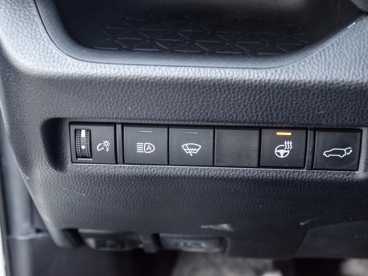 2022 Toyota RAV4 XLE Photo