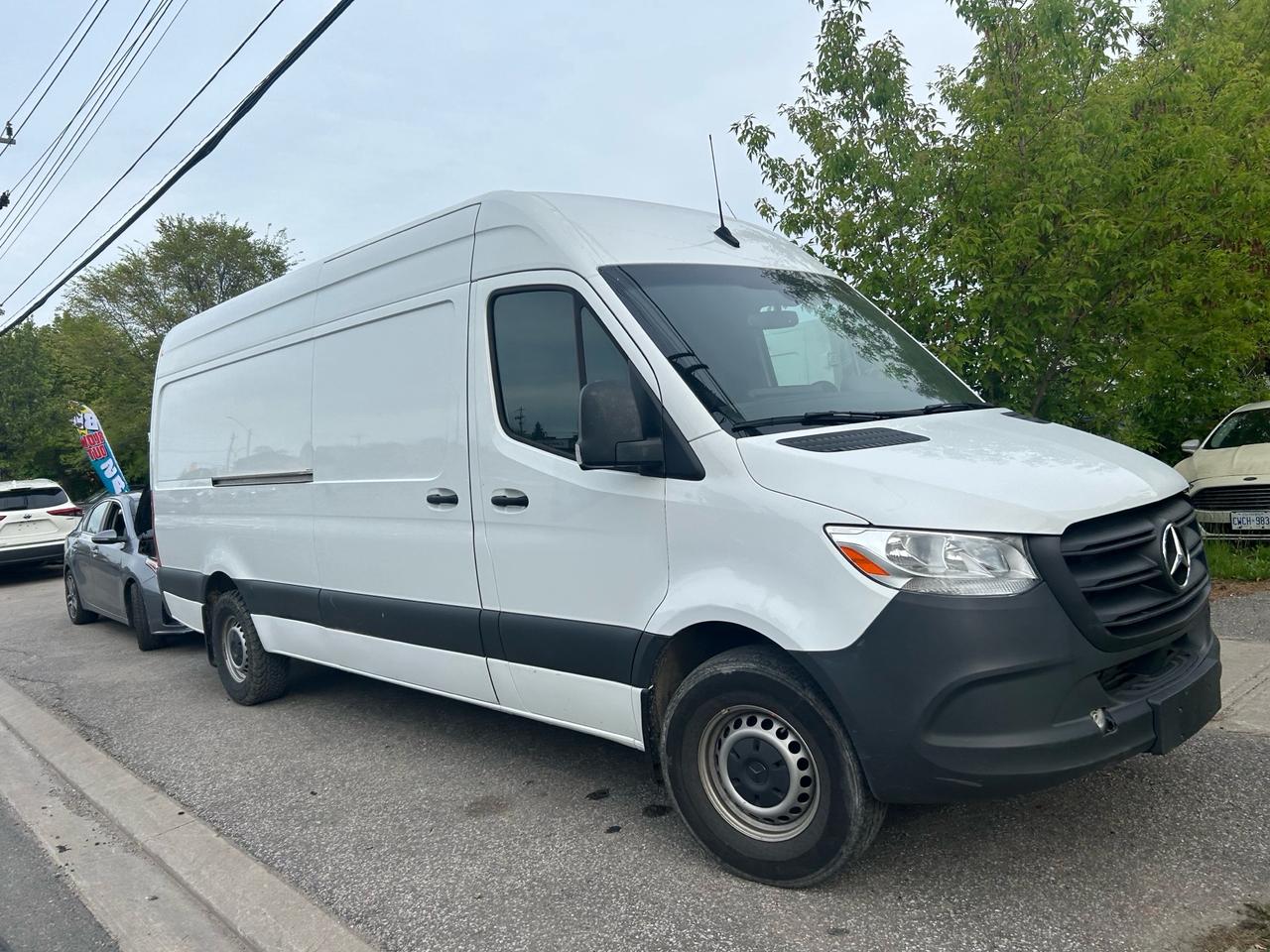 2019 Mercedes-Benz Sprinter 2500 High Roof I4 170 Photo3