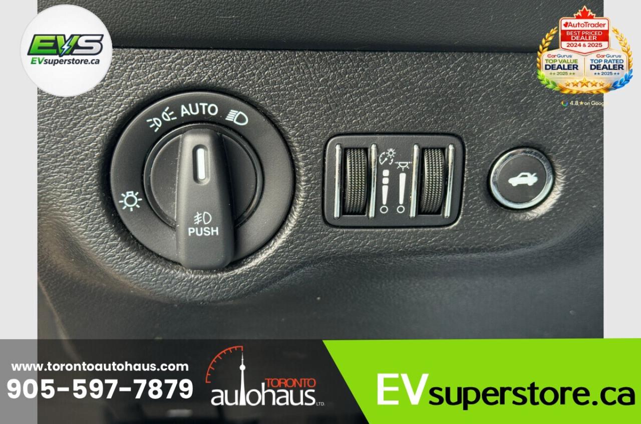 2023 Dodge Challenger SXT PLUS/NO ACCIDENTS/LEATHER/GPS Photo