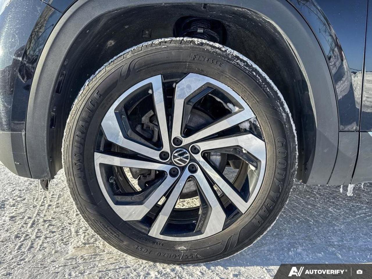 2023 Volkswagen Atlas Highline   7 Passenger   Moonroof   Navigation   H Photo