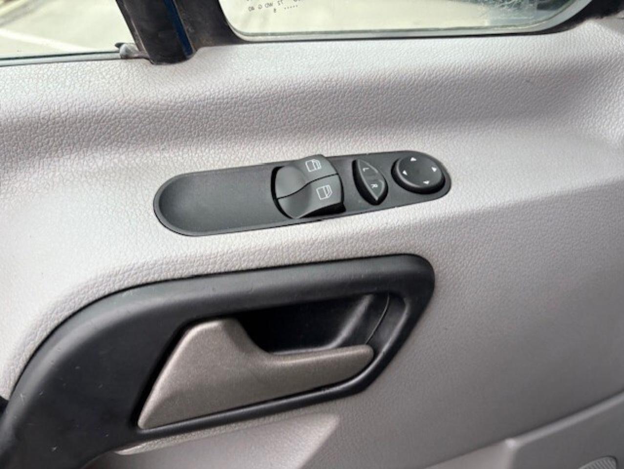 2015 Mercedes-Benz Sprinter AWD 2500 V6 144 Photo