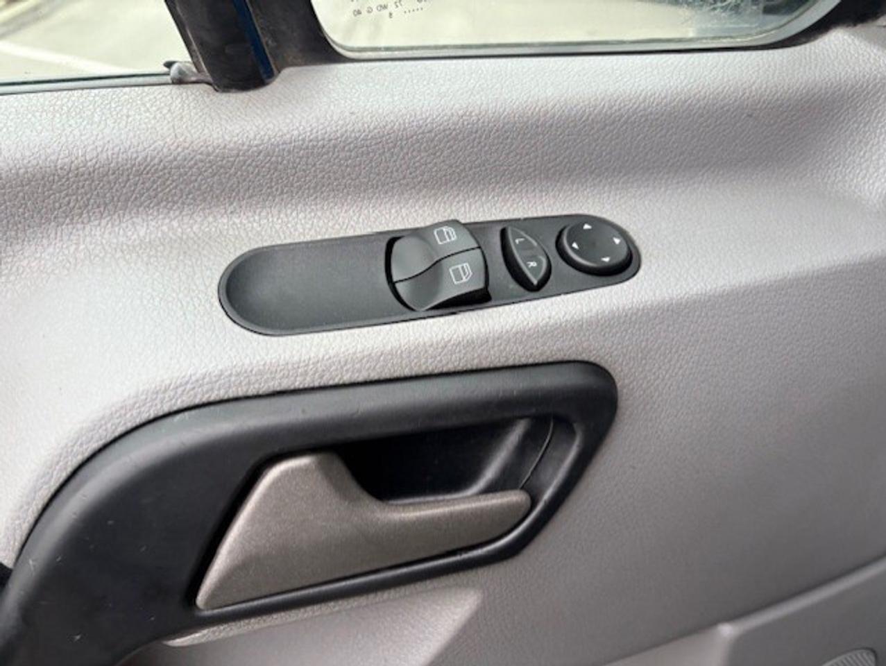 2015 Mercedes-Benz Sprinter AWD 2500 V6 144 Photo