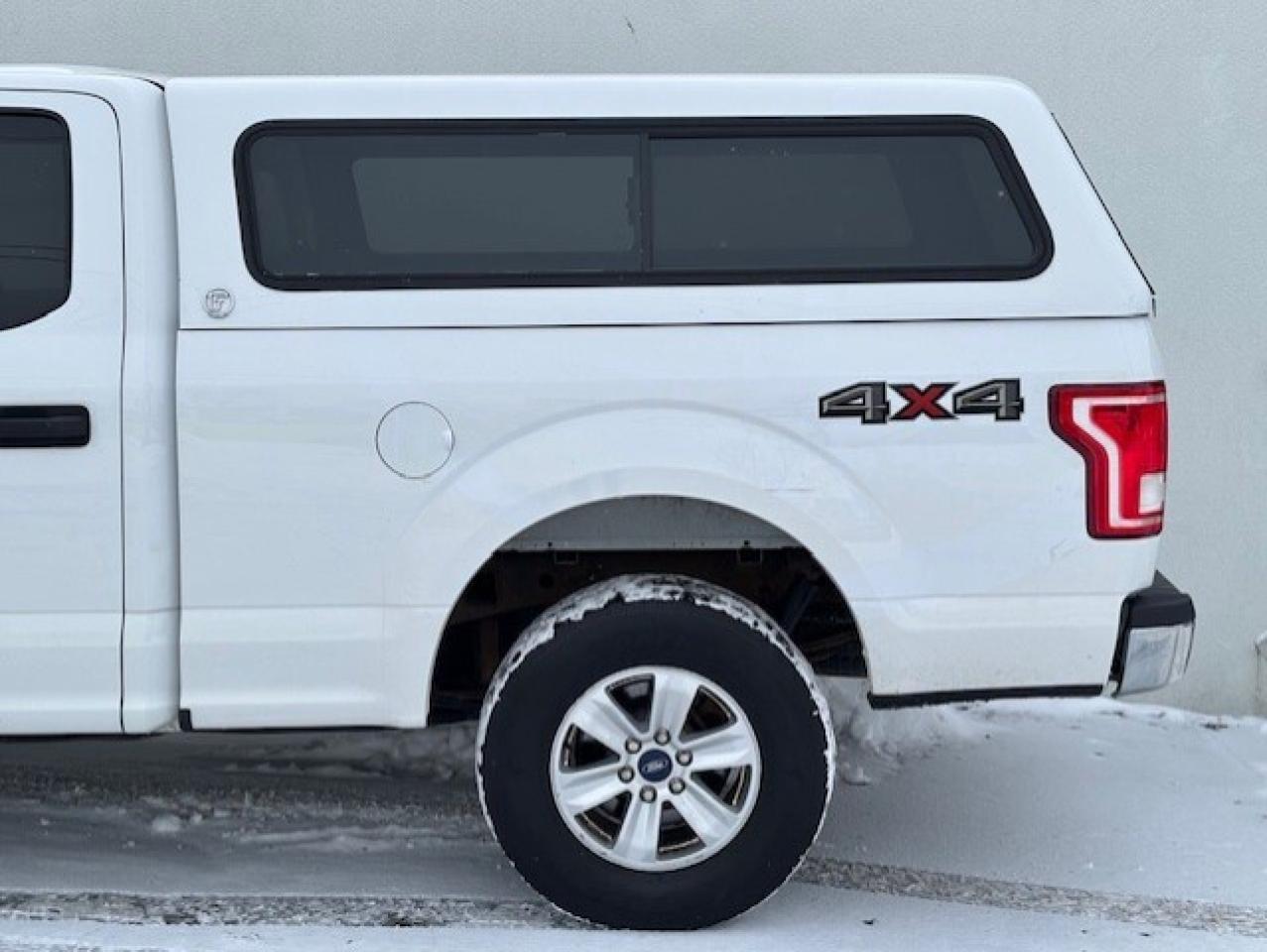 2017 Ford F-150 XLT 4WD SUPER CREW-CAMERA-CAP-NEW TIRES-CERTIFIED! Photo2