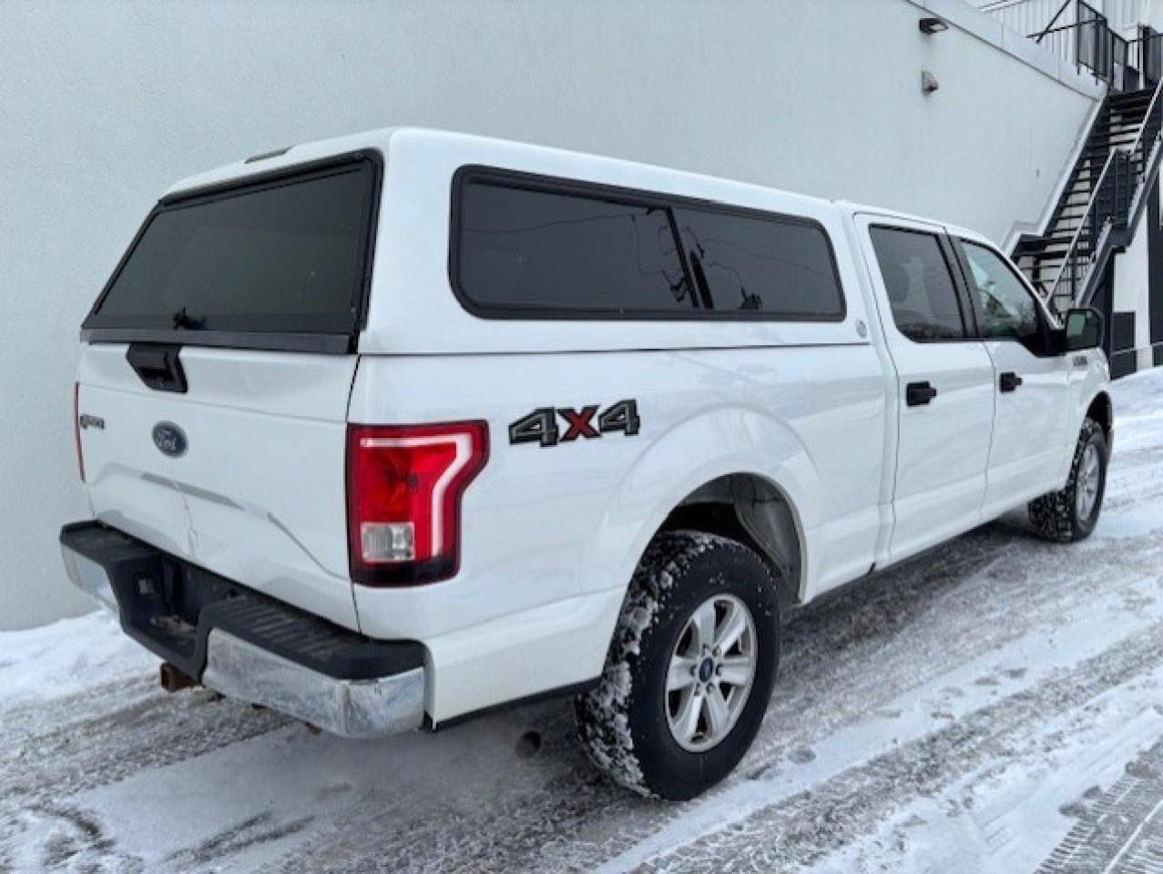 2017 Ford F-150 XLT 4WD SUPER CREW-CAMERA-CAP-NEW TIRES-CERTIFIED! Photo