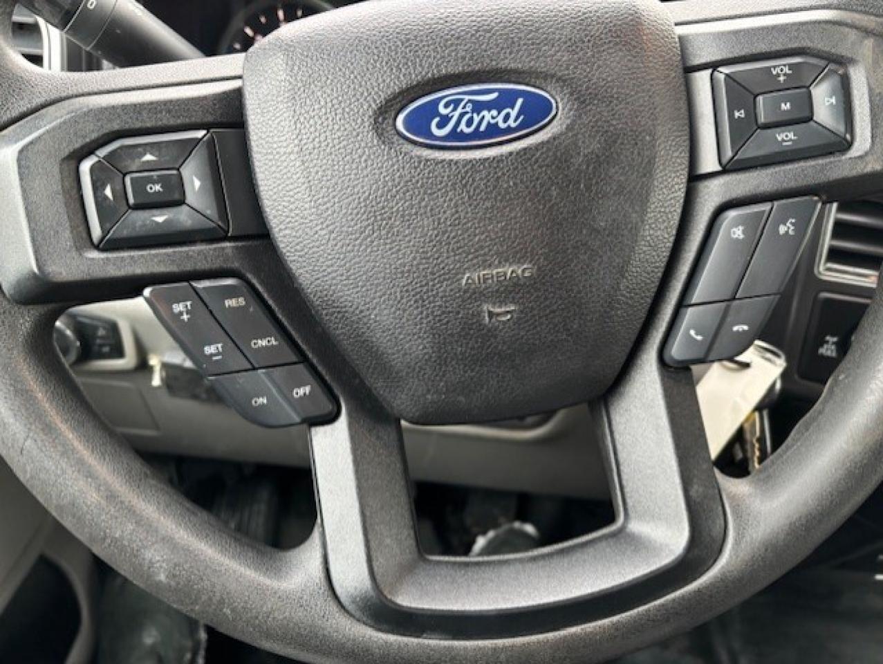 2017 Ford F-150 XLT 4WD SUPER CREW-CAMERA-CAP-NEW TIRES-CERTIFIED! Photo