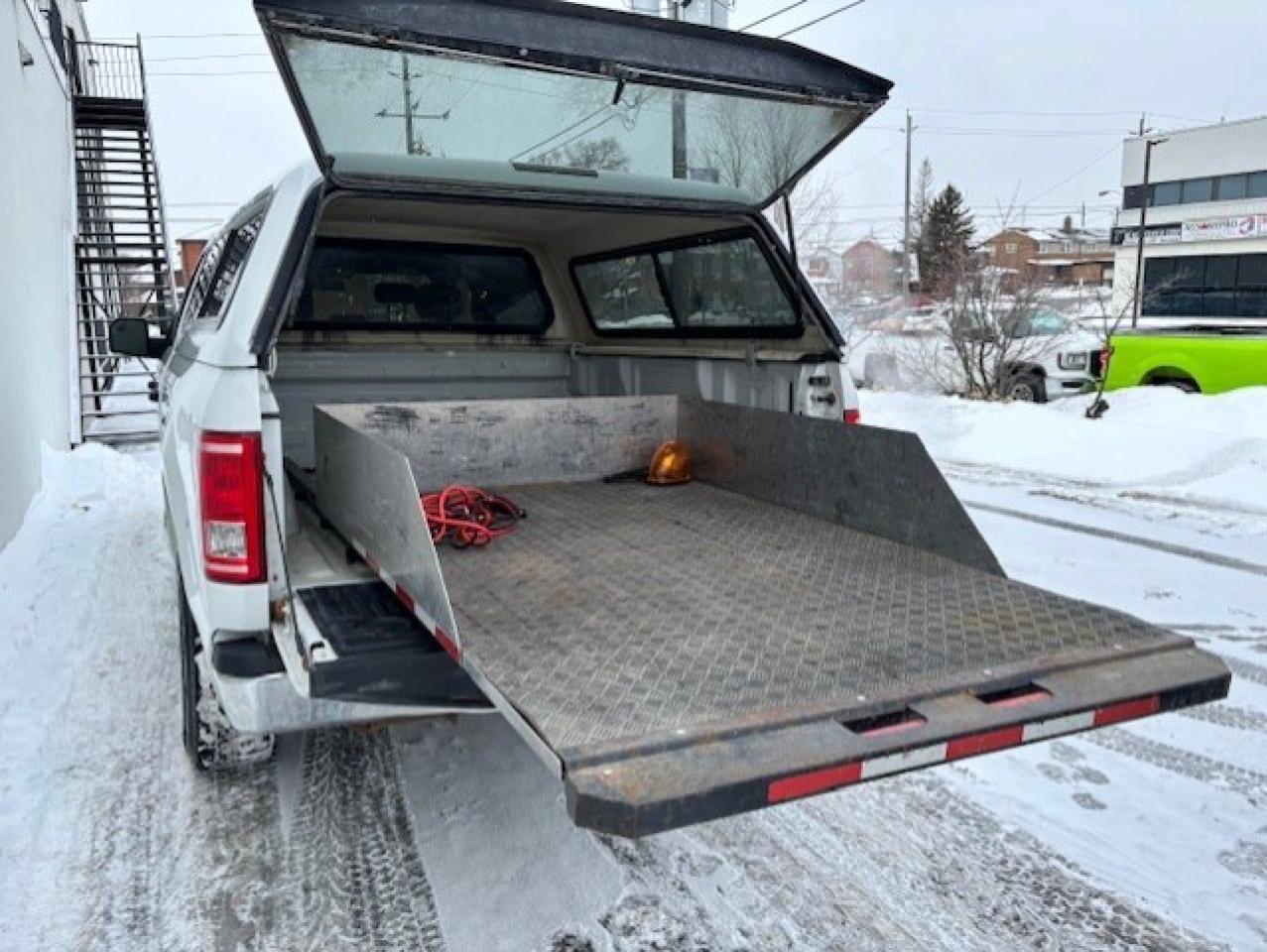 2017 Ford F-150 XLT 4WD SUPER CREW-CAMERA-CAP-NEW TIRES-CERTIFIED! Photo