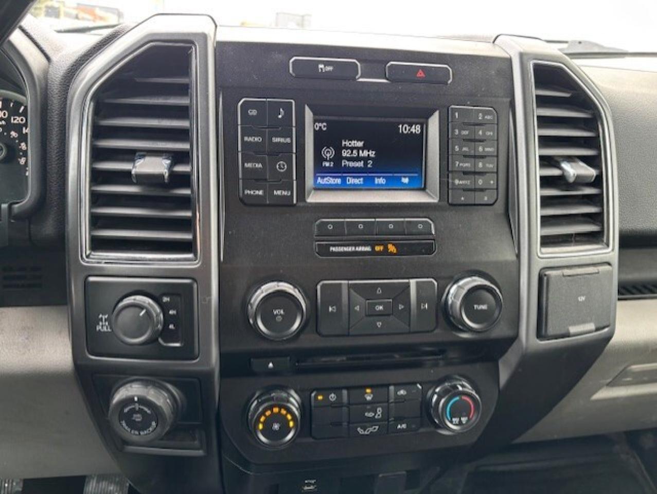 2017 Ford F-150 XLT 4WD SUPER CREW-CAMERA-CAP-NEW TIRES-CERTIFIED! Photo