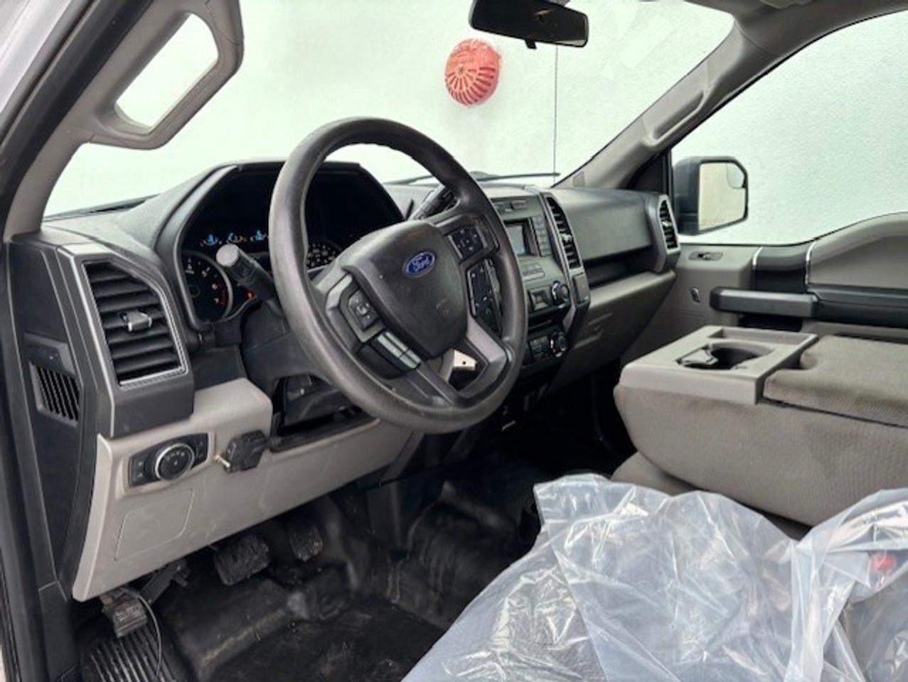 2017 Ford F-150 XLT 4WD SUPER CREW-CAMERA-CAP-NEW TIRES-CERTIFIED! Photo