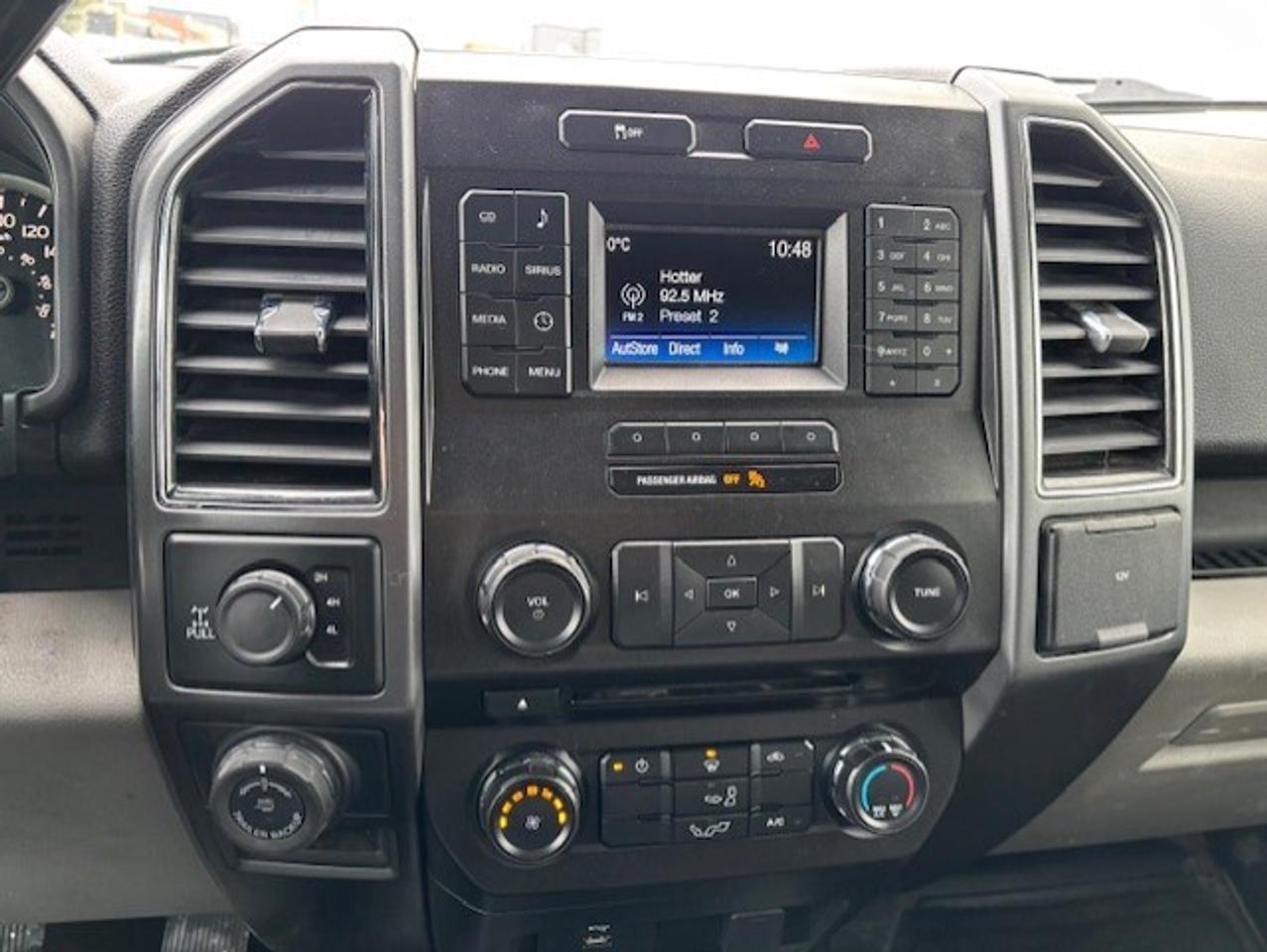 2017 Ford F-150 XLT 4WD SUPER CREW-CAMERA-CAP-NEW TIRES-CERTIFIED! Photo