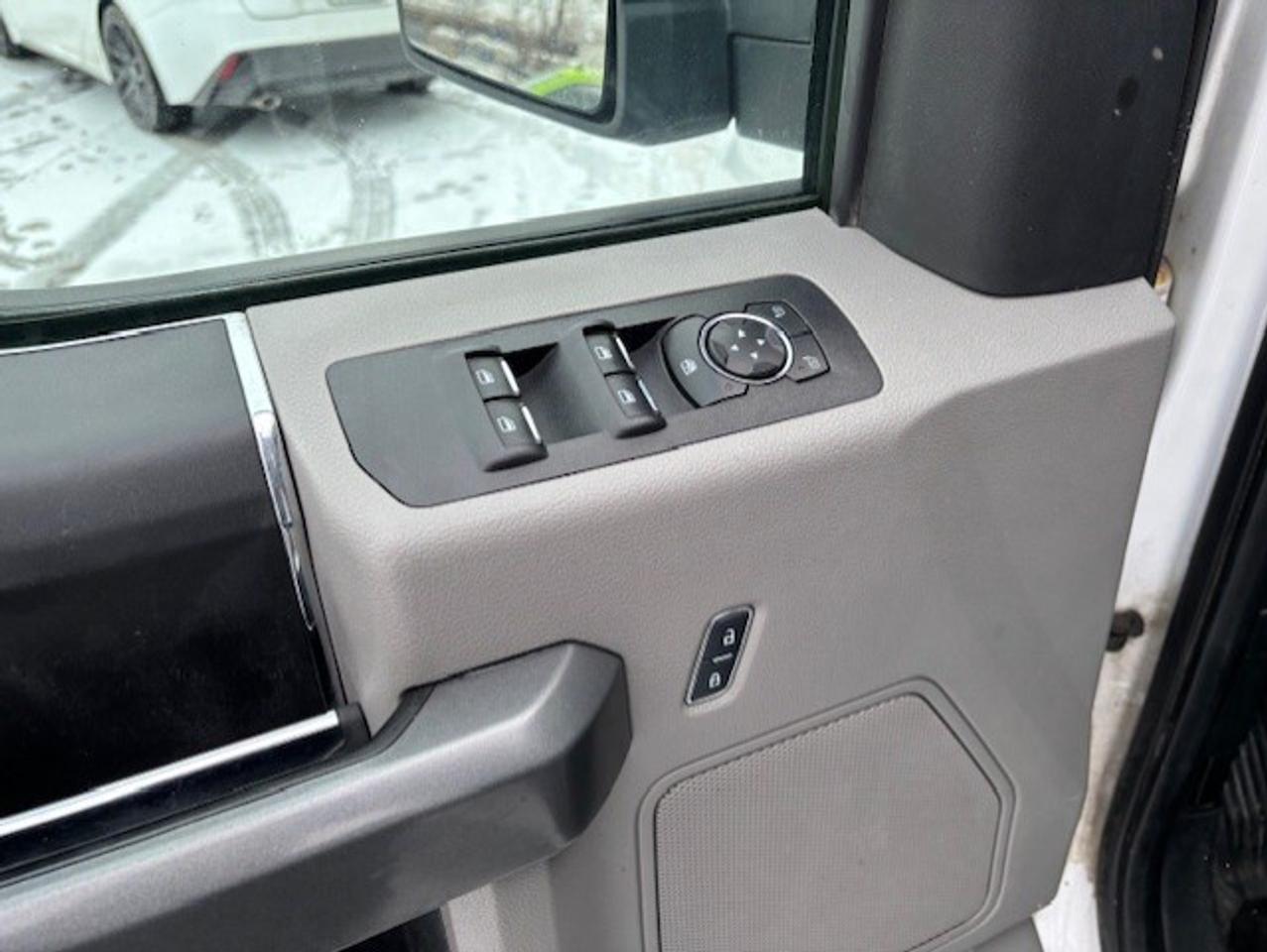 2017 Ford F-150 XLT 4WD SUPER CREW-CAMERA-CAP-NEW TIRES-CERTIFIED! Photo