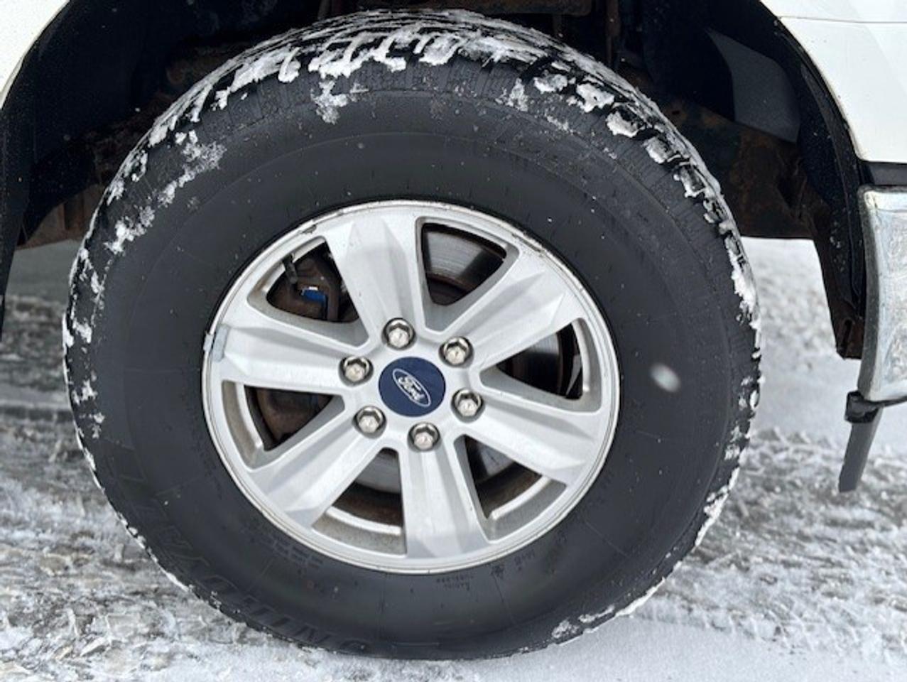 2017 Ford F-150 XLT 4WD SUPER CREW-CAMERA-CAP-NEW TIRES-CERTIFIED! Photo