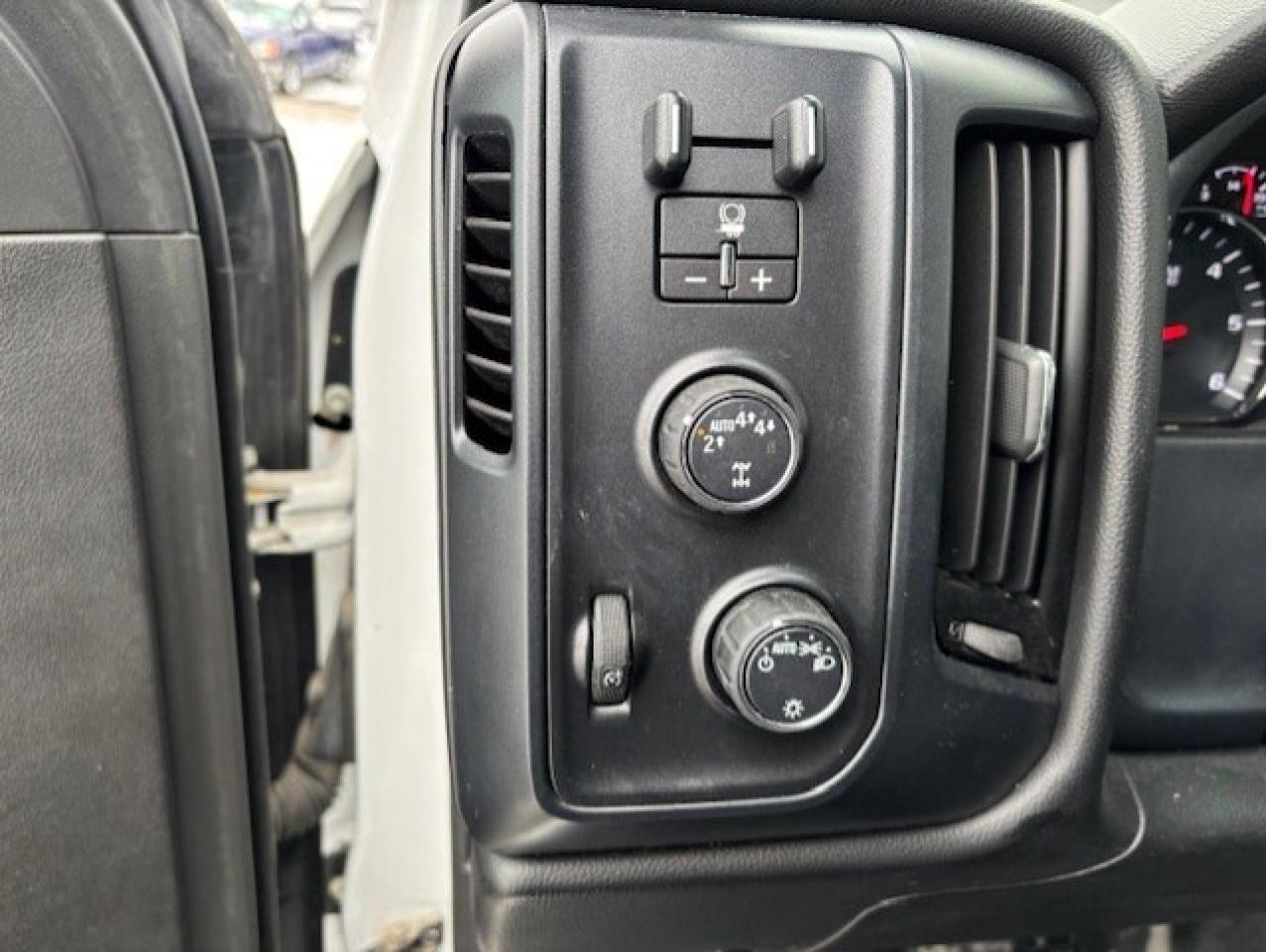 2018 Chevrolet Silverado 1500 LS 4WD **V8 CREW CAB-CAMERA-TOW PKG-CERTIFIED** Photo