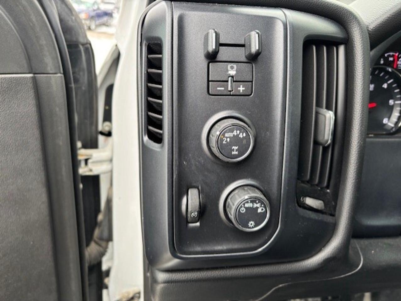 2018 Chevrolet Silverado 1500 LS 4WD **V8 CREW CAB-CAMERA-TOW PKG-CERTIFIED** Photo