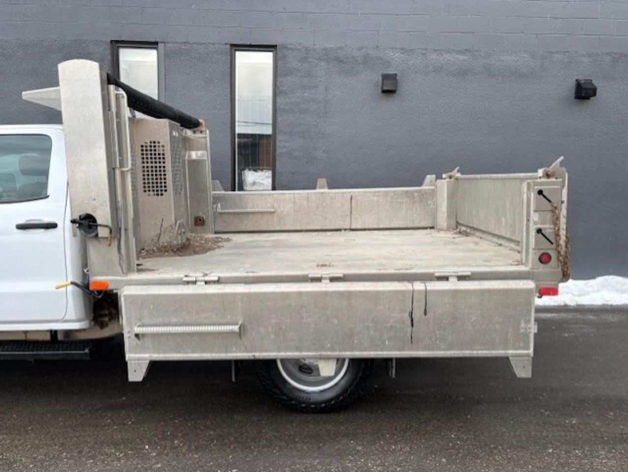 2019 GMC Sierra 3500HD CREW CAB **ALUMINUM DUMP BOX-1 OWNER-CERTIFIED** Photo3