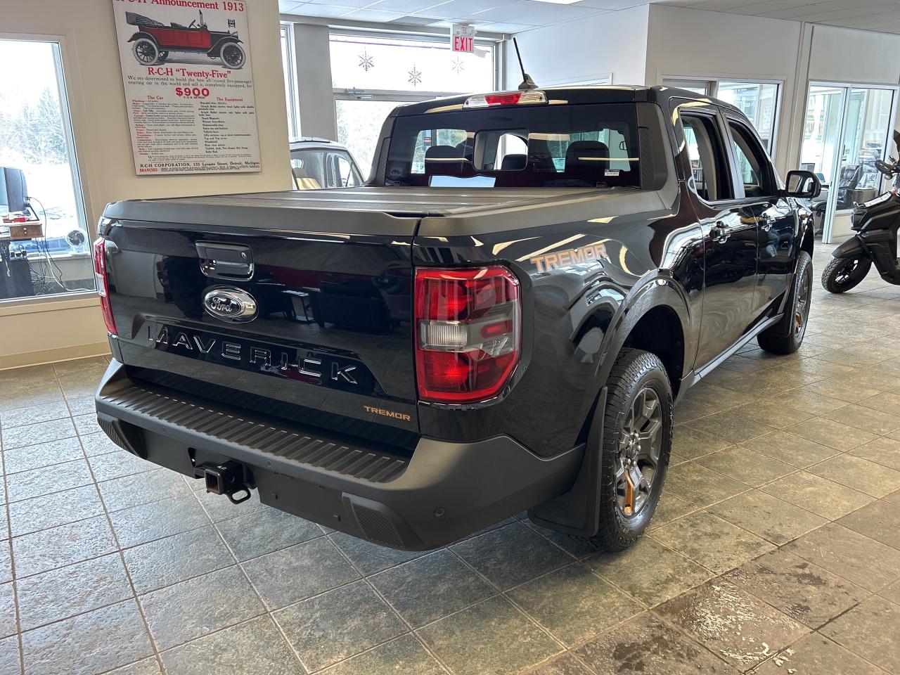 2023 Ford Maverick LARIAT, CLEAN CARFAX, HEATED LEATHER, REMOTE START Photo4