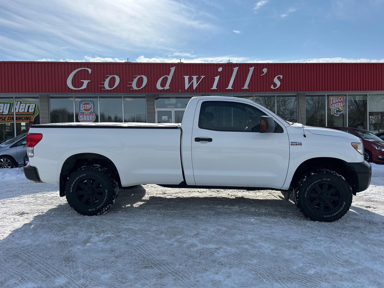 2013 Toyota Tundra LONG BOX, REG CAB, 4X4, CLEAN CARFAX! Photo0