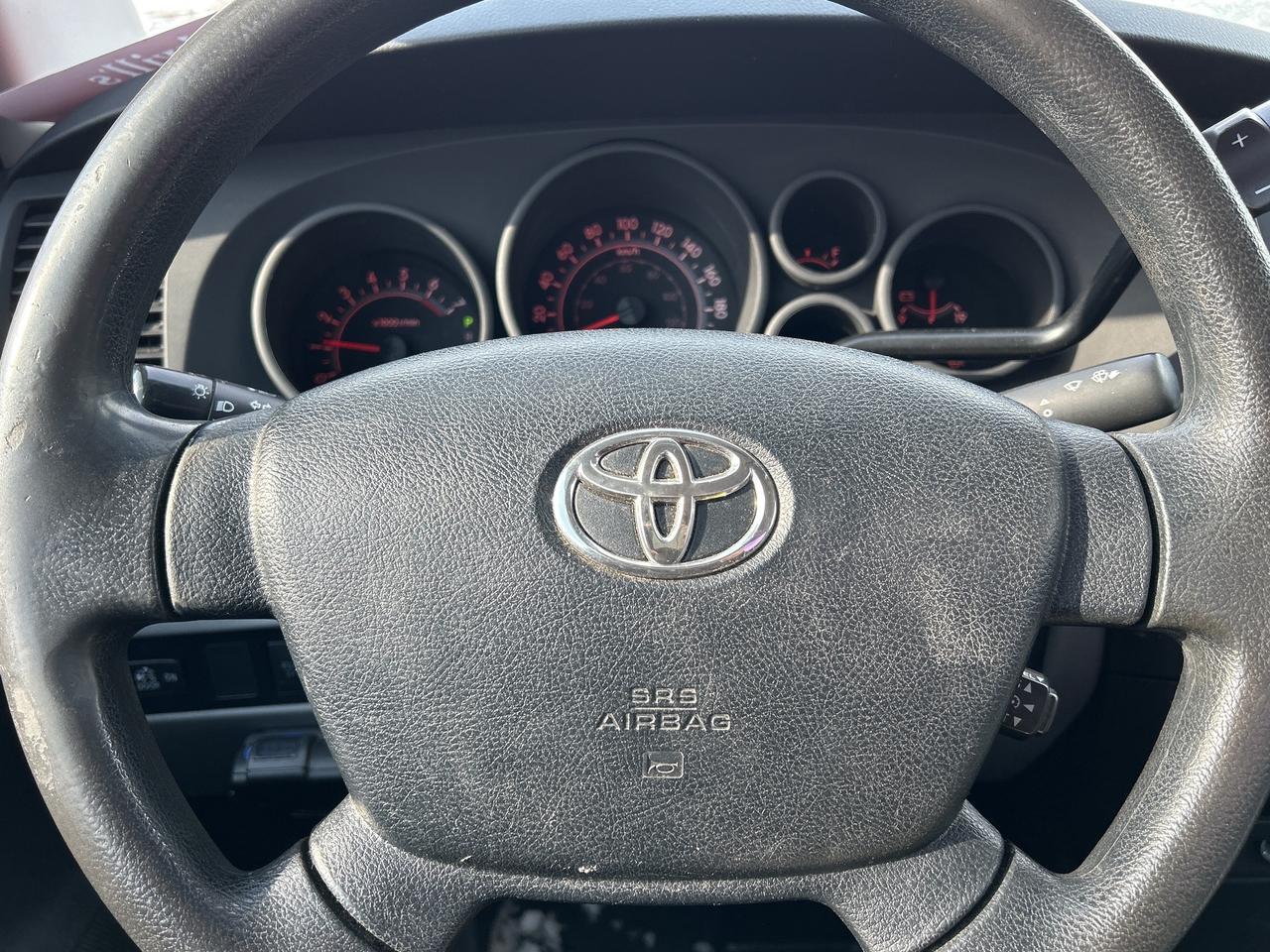 2013 Toyota Tundra LONG BOX, REG CAB, 4X4, CLEAN CARFAX! Photo