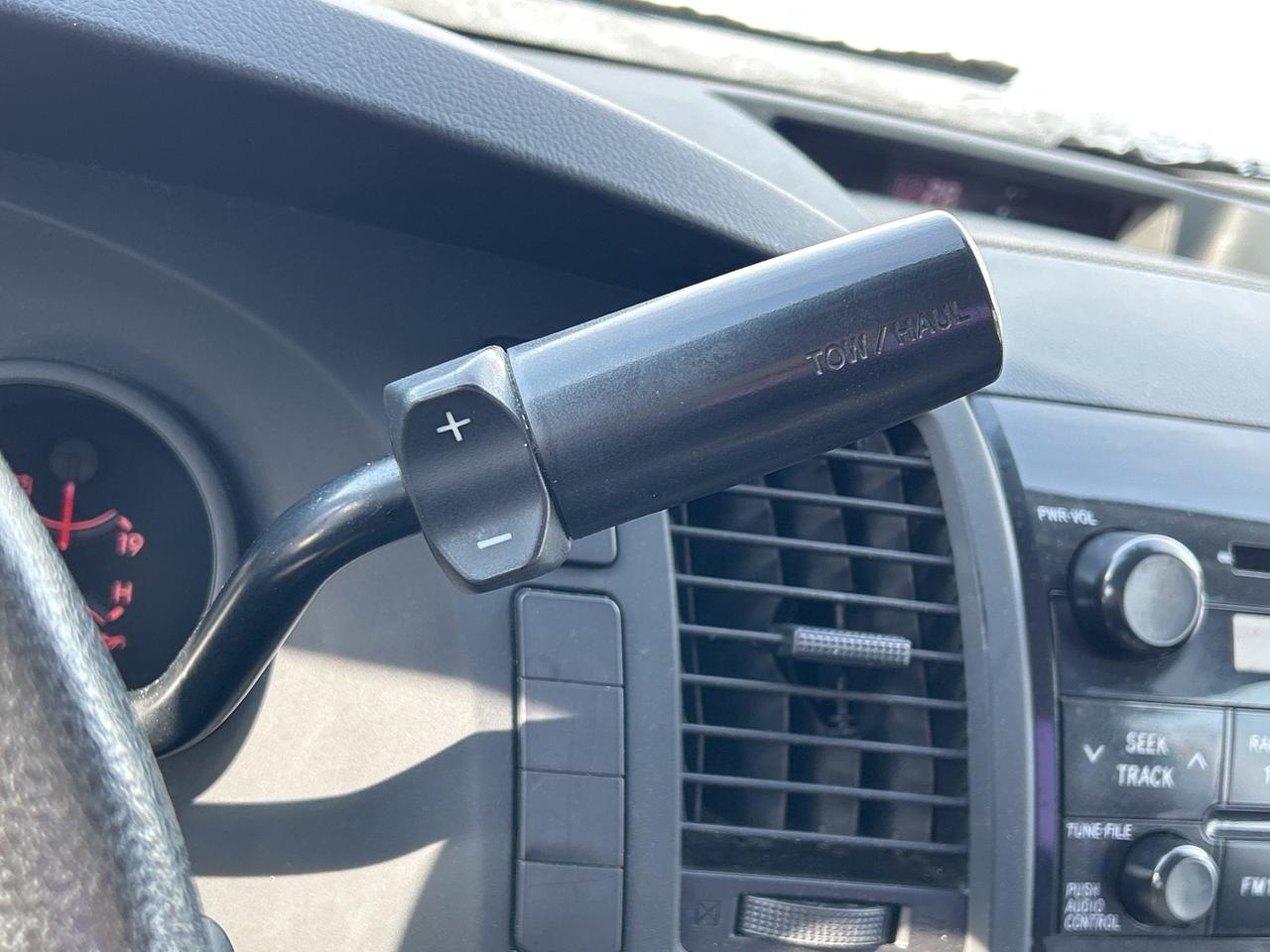 2013 Toyota Tundra LONG BOX, REG CAB, 4X4, CLEAN CARFAX! Photo