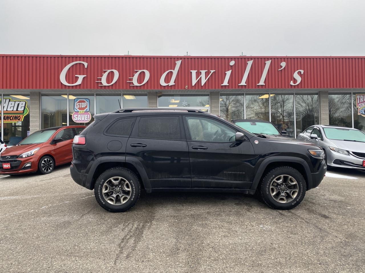 2019 Jeep Cherokee TRAILHAWK, 4X4, SUNROOF, REMOTE START, LEATHER! Photo0