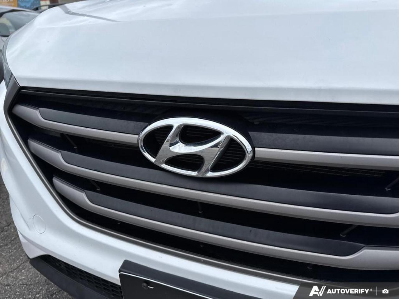 2016 Hyundai Tucson Luxury BACKUP CAM   BLUETOOTH   HTD SEATS   KEYLES Photo