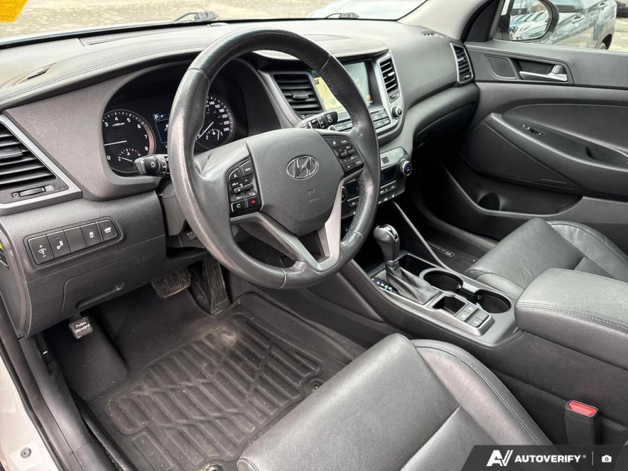 2016 Hyundai Tucson Luxury BACKUP CAM   BLUETOOTH   HTD SEATS   KEYLES Photo