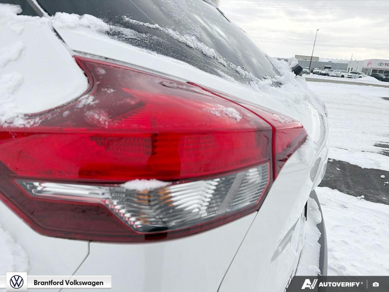 2019 Nissan Kicks SR Photo